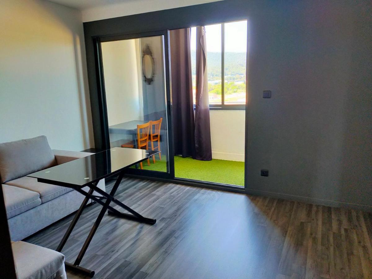 Appartement En Duplex Au 3Ieme Etage Sans Ascenseur Hyères Exteriör bild