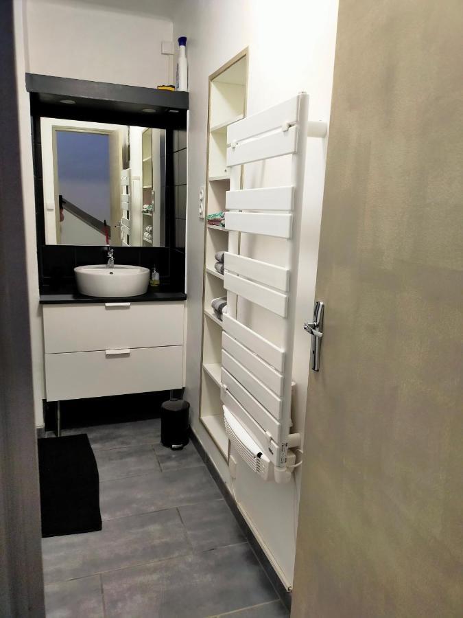 Appartement En Duplex Au 3Ieme Etage Sans Ascenseur Hyères Exteriör bild