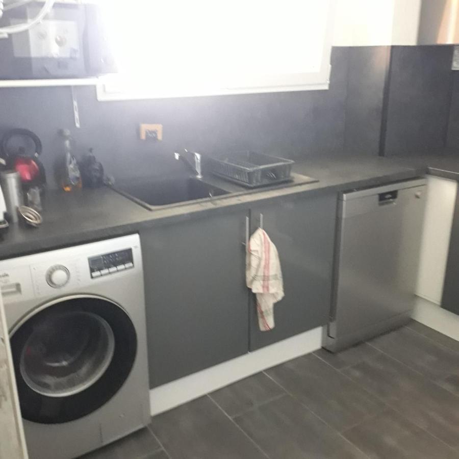 Appartement En Duplex Au 3Ieme Etage Sans Ascenseur Hyères Exteriör bild