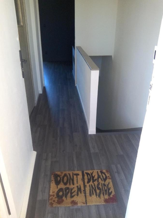 Appartement En Duplex Au 3Ieme Etage Sans Ascenseur Hyères Exteriör bild
